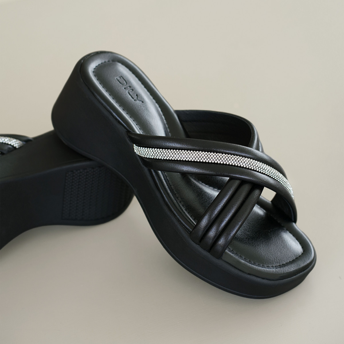 รองเท้าแตะพื้นหนา DL0604