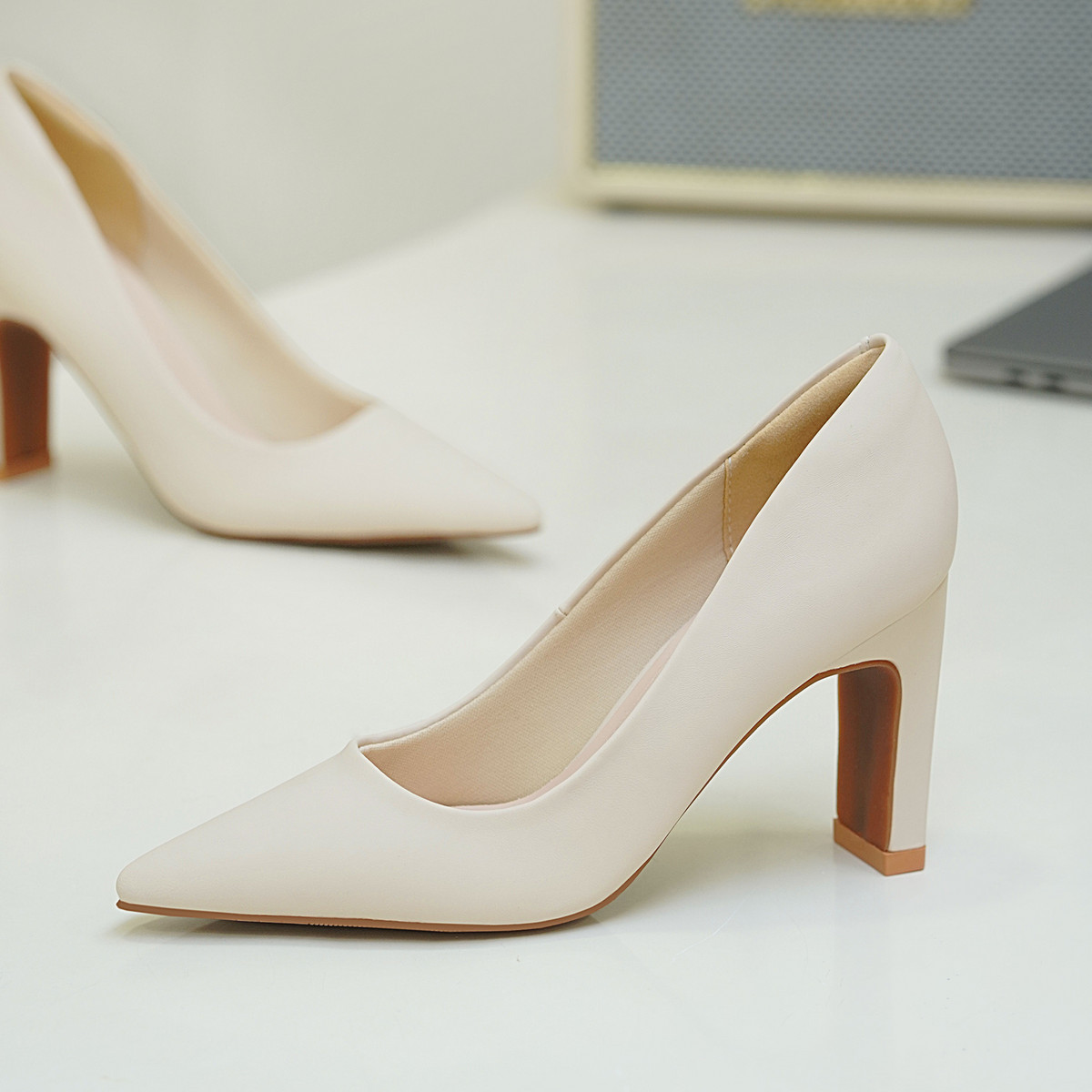รองเท้าส้นสูงผู้หญิง AA0372