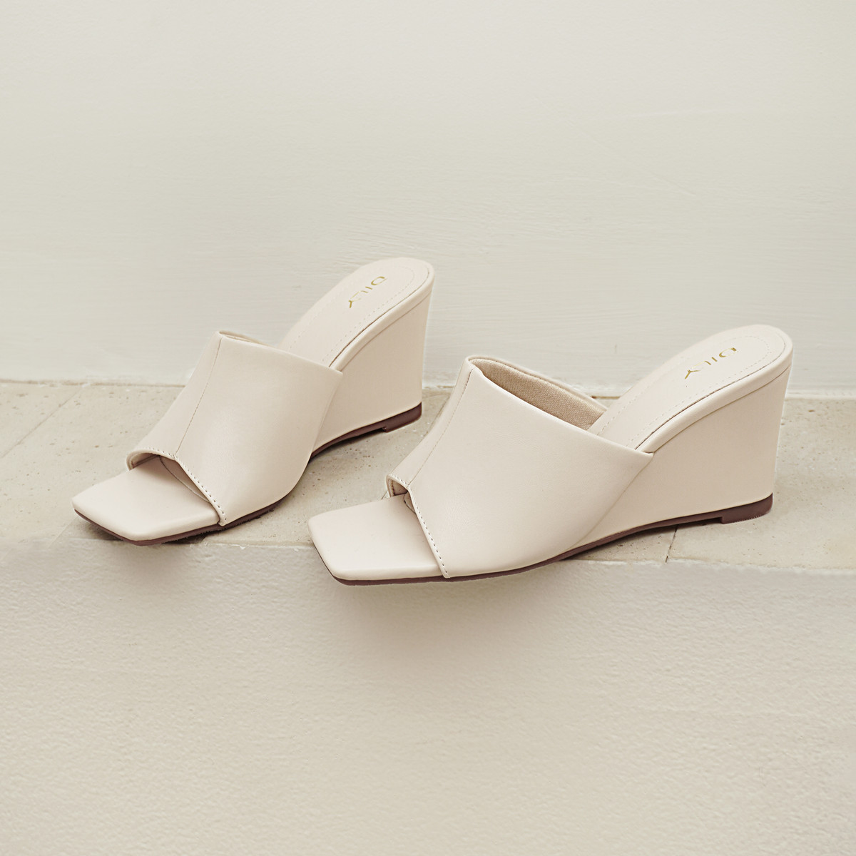 รองเท้าแตะส้นเตารีด DL0537