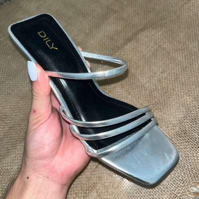 สีสัน: สีเงินค่ะ / Size : 39