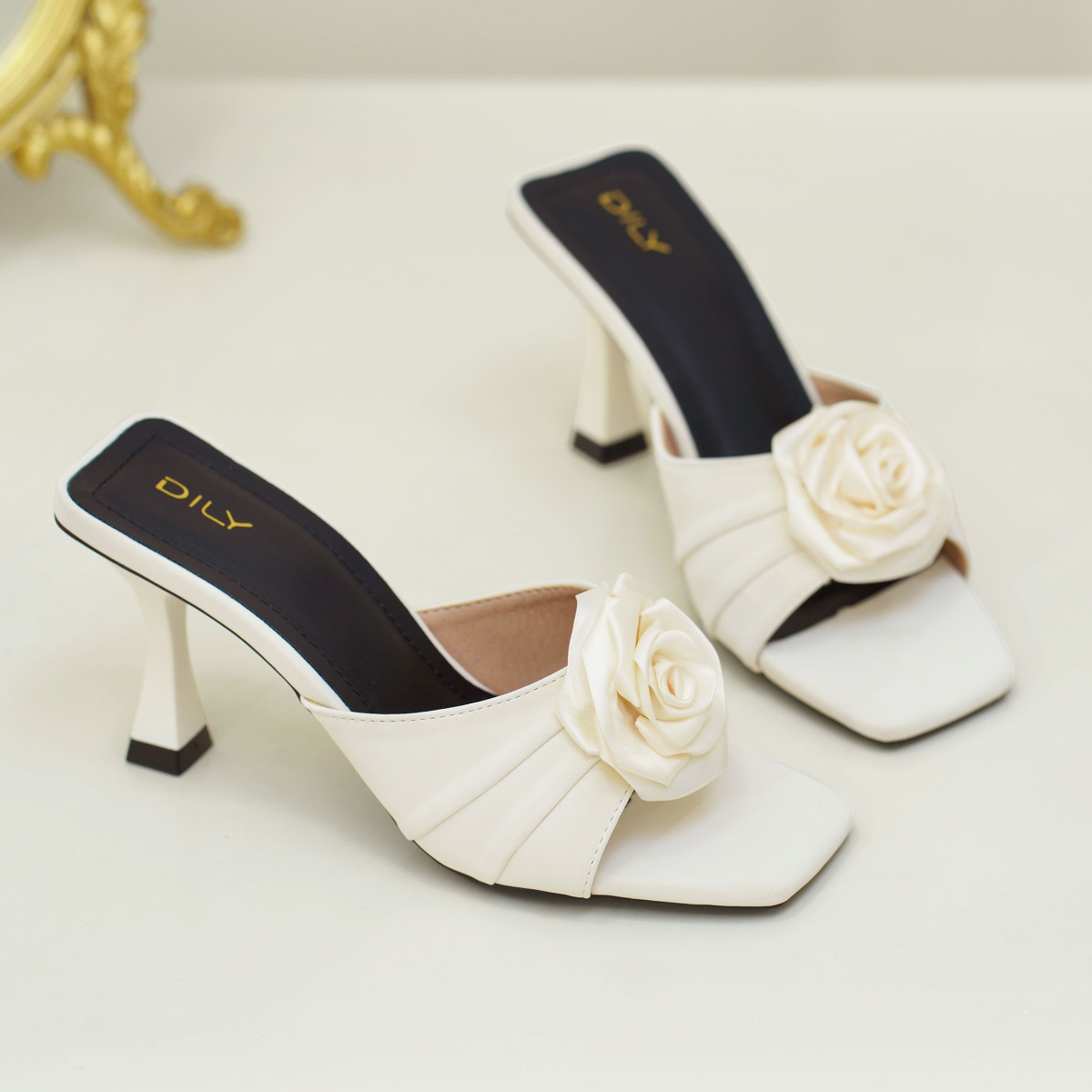 รองเท้าเปิดส้นส้นสูง DL0577