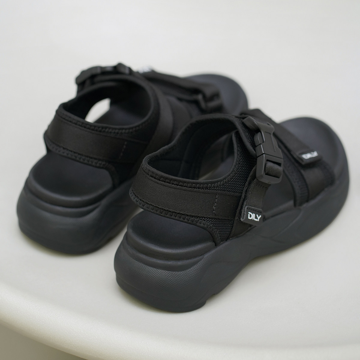 รองเท้าแตะส้นตึกผู้หญิง DL0576