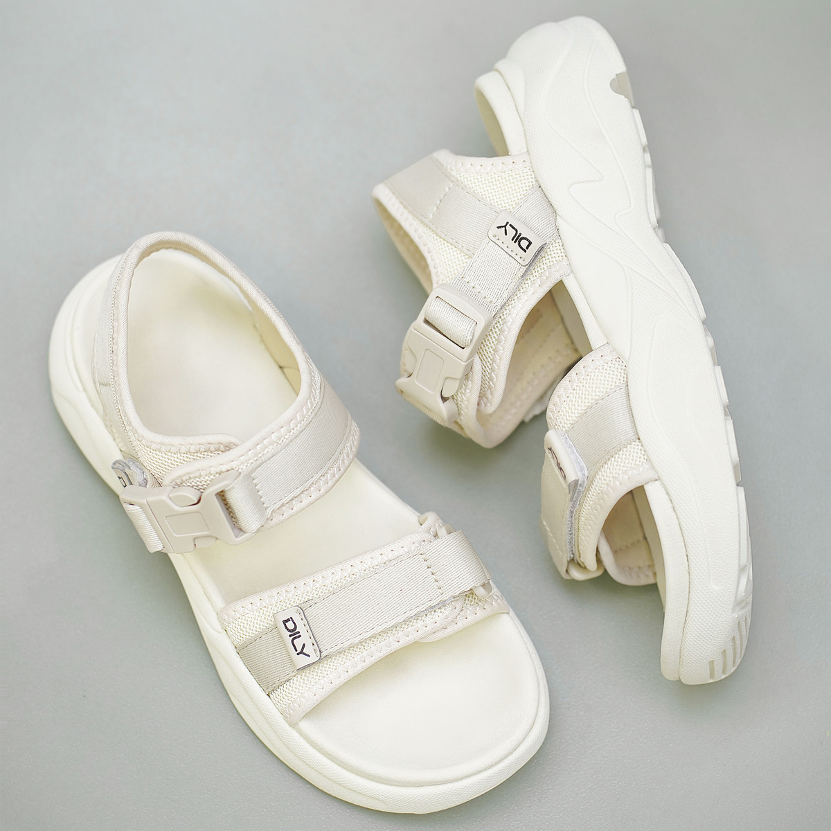 รองเท้าแตะส้นตึกผู้หญิง DL0576