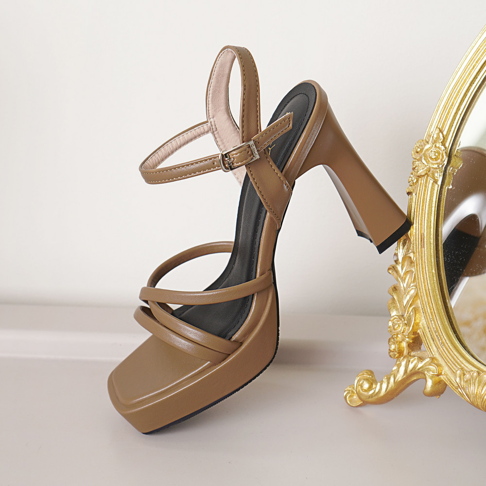 รองเท้าแตะส้นตึกผู้หญิง DL0546