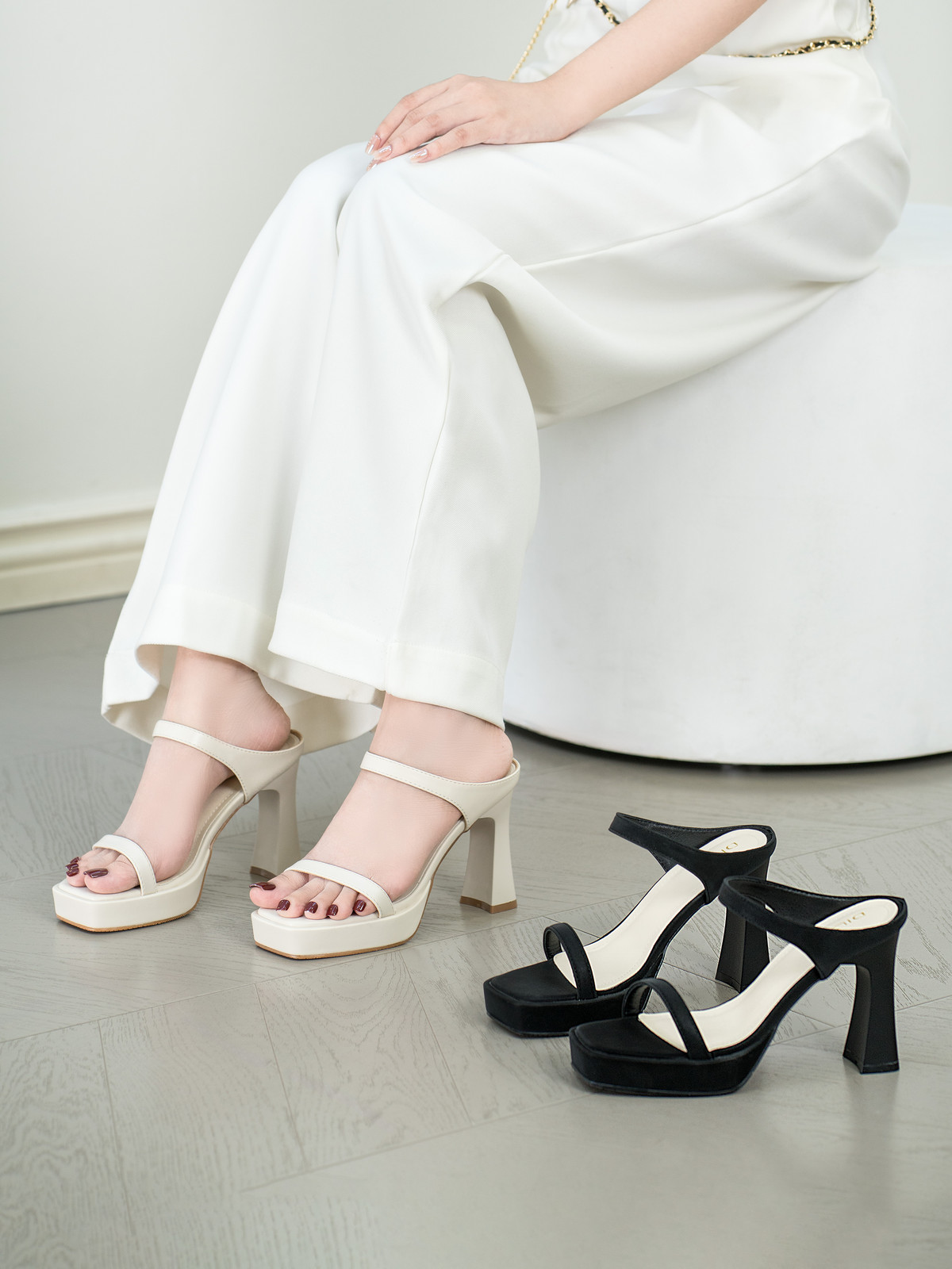 รองเท้าเปิดส้นส้นสูง DL0611