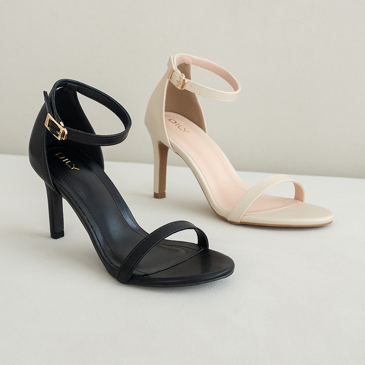 รองเท้าส้นสูงแบบเปิดหน้า AA0346 