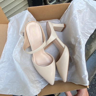 สีสัน: ครีม / Size : 37