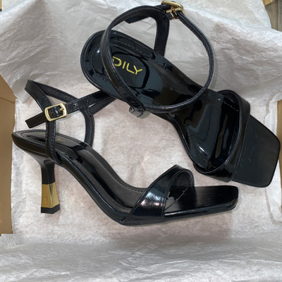 สีสัน: ดำ / Size : 36