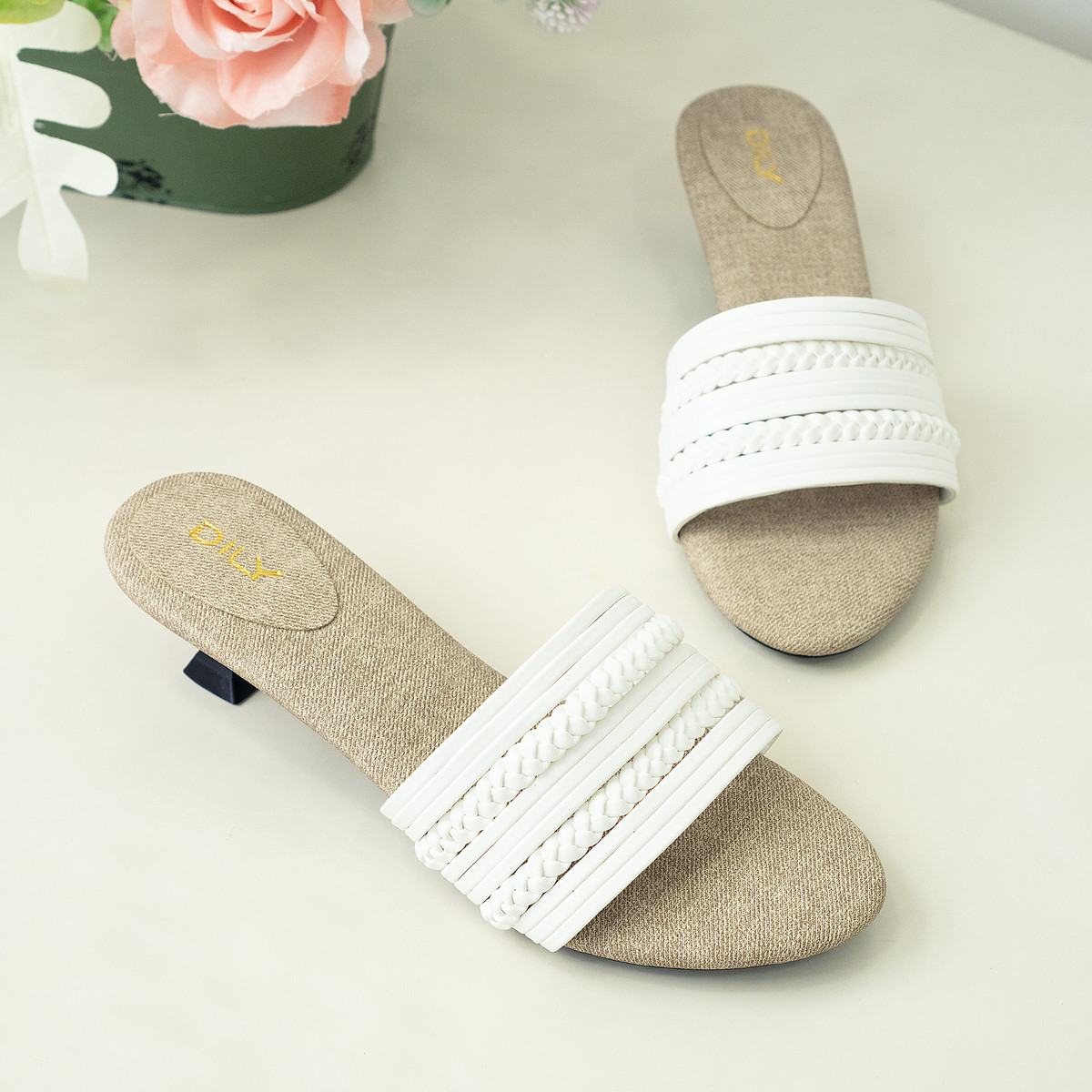 รองเท้าแตะส้นสูง DL0613