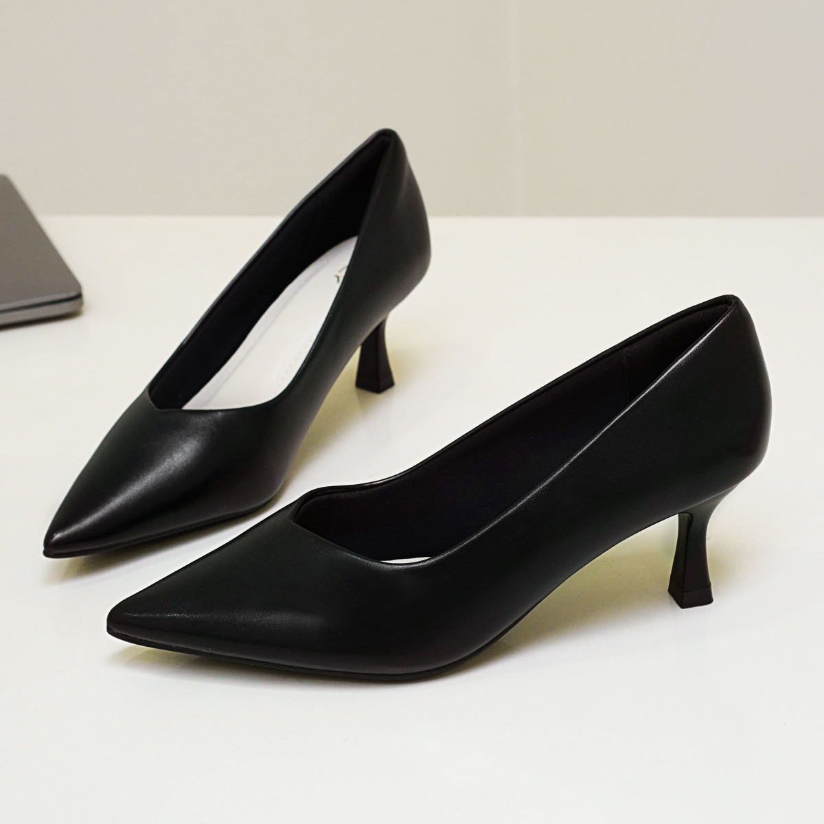 รองเท้าส้นสูงใส่สบาย DL0586