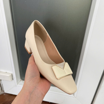 สีสัน: ครีม / Size : 35