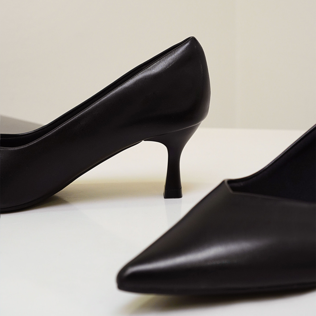 รองเท้าส้นสูงใส่สบาย DL0586