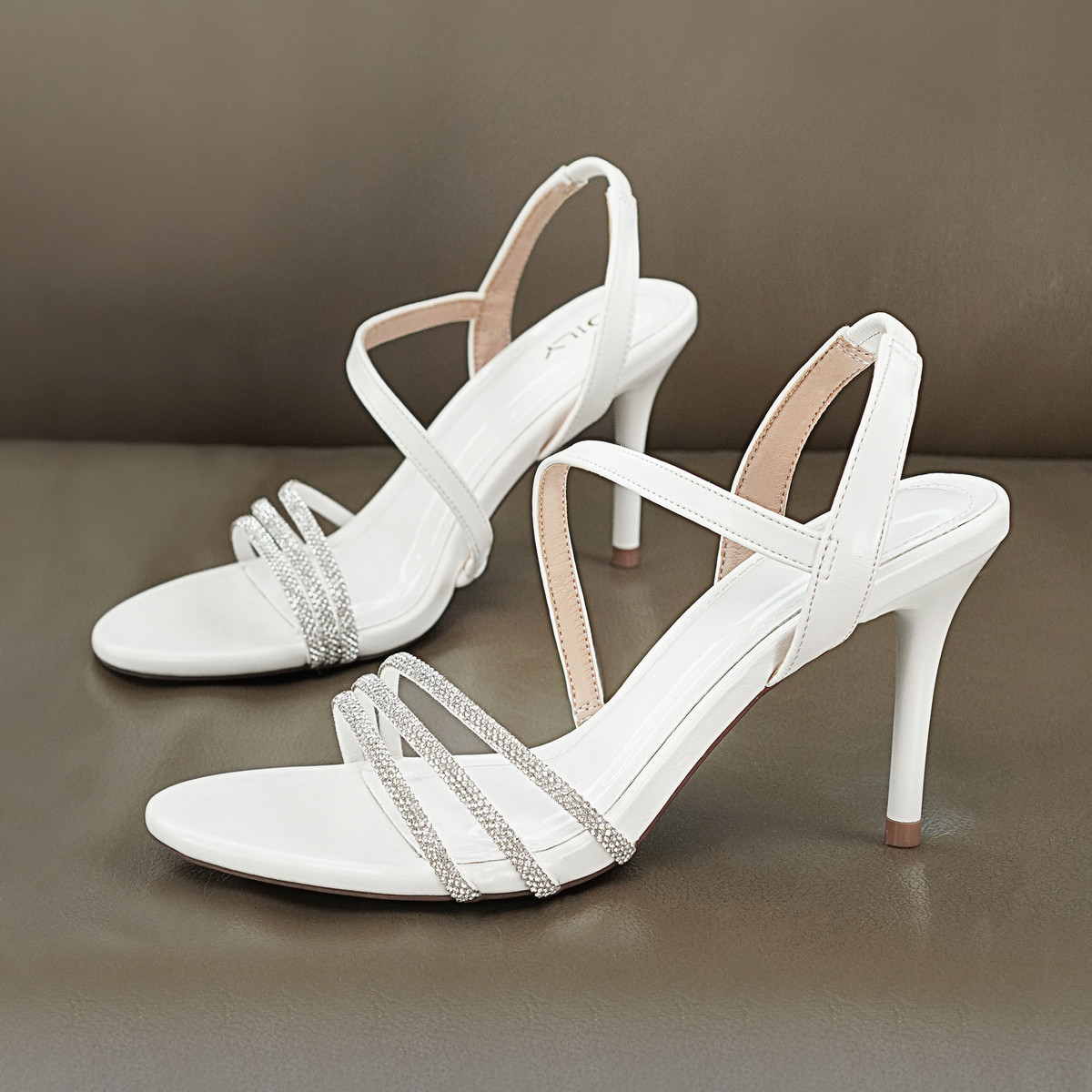 รองเท้าส้นสูงผู้หญิง DL0550