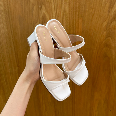 สีสัน: สีขาว / Size : 36