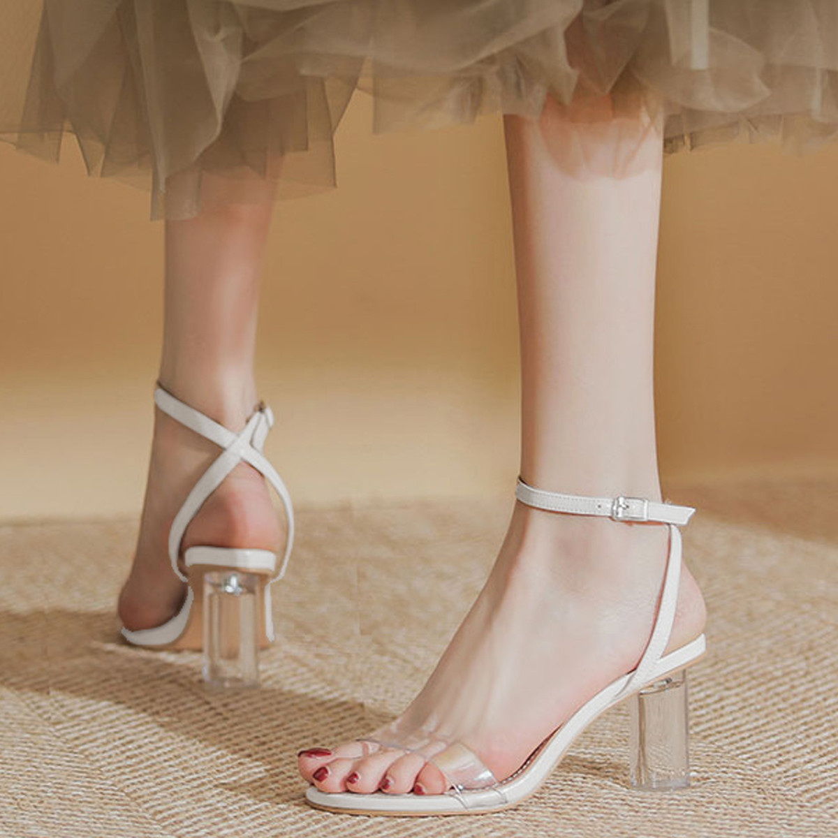 รองเท้าส้นสูงแบบเปิดหน้า AA0335