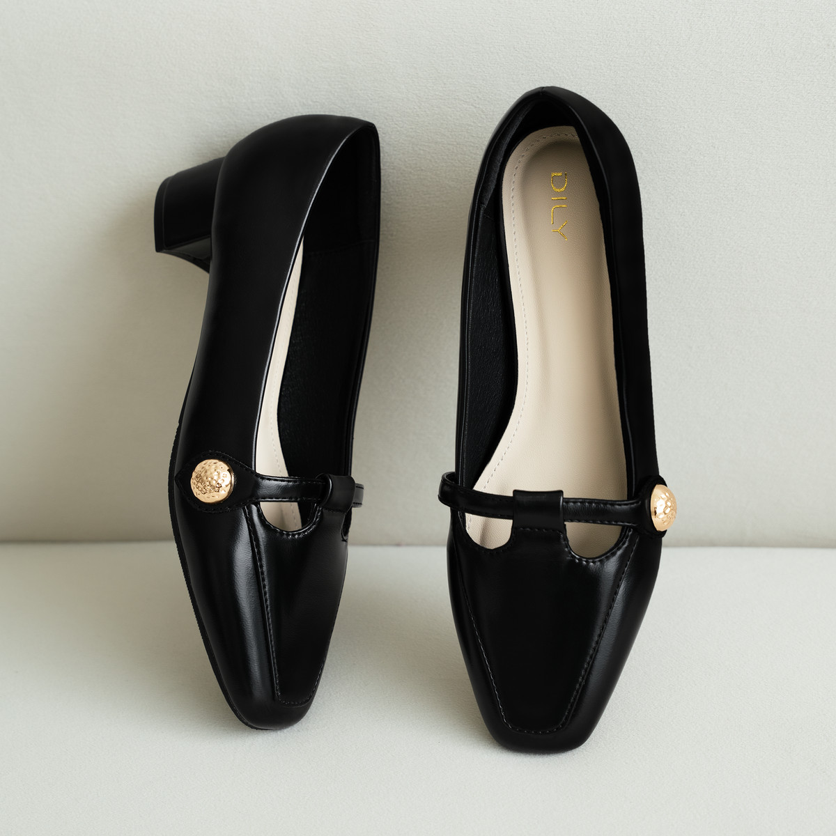 รองเท้าปิดหน้าเท้า DL0637