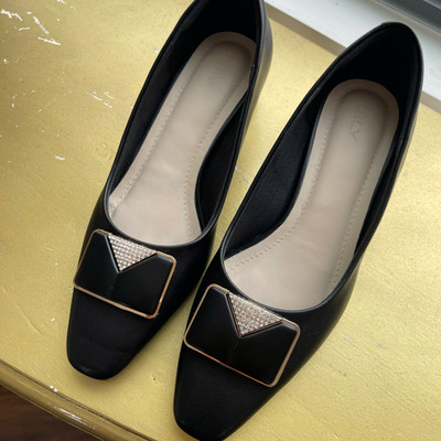 สีสัน: ดำ  / Size : 36