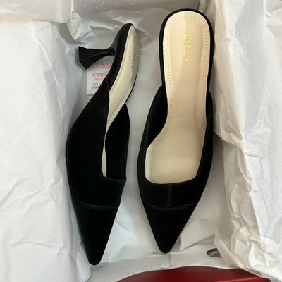 สีสัน: ดำ  / Size : 38