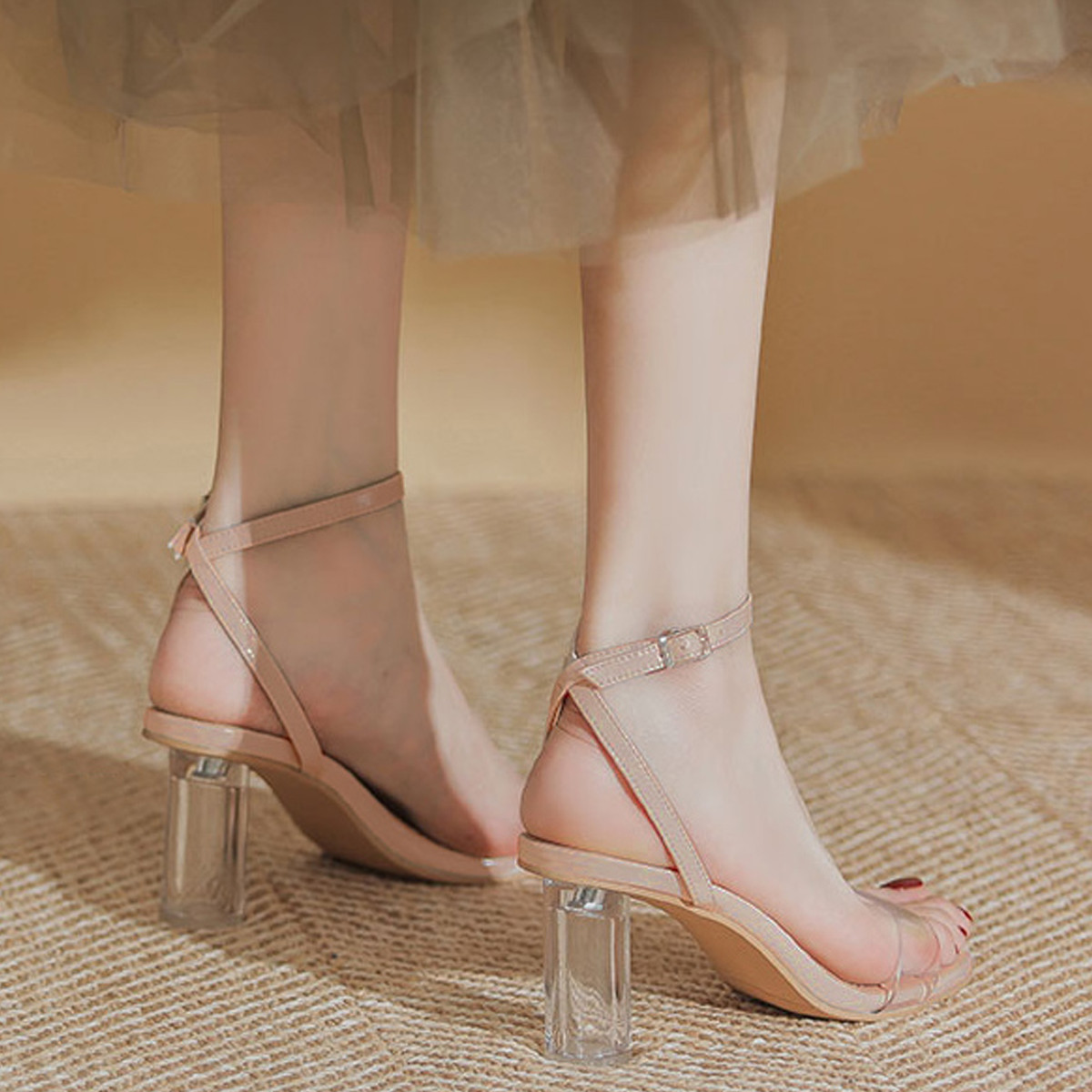 รองเท้าส้นสูงแบบเปิดหน้า AA0335