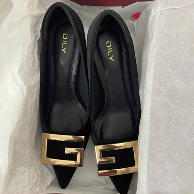 สีสัน: ดำ  / Size : 36