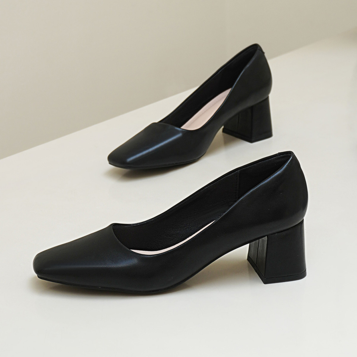 รองเท้าส้นสูงผู้หญิง AA0388