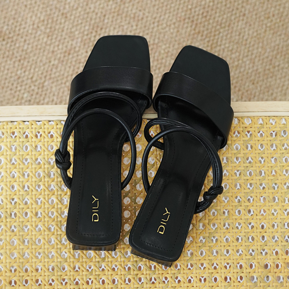 รองเท้าเปิดส้นส้นสูง AA0278