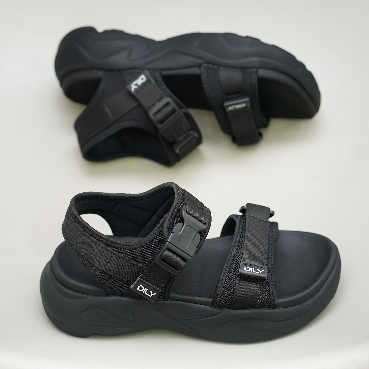 รองเท้าแตะส้นตึกผู้หญิง DL0576