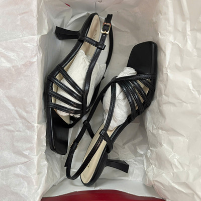 สีสัน: ดำ  / Size : 39