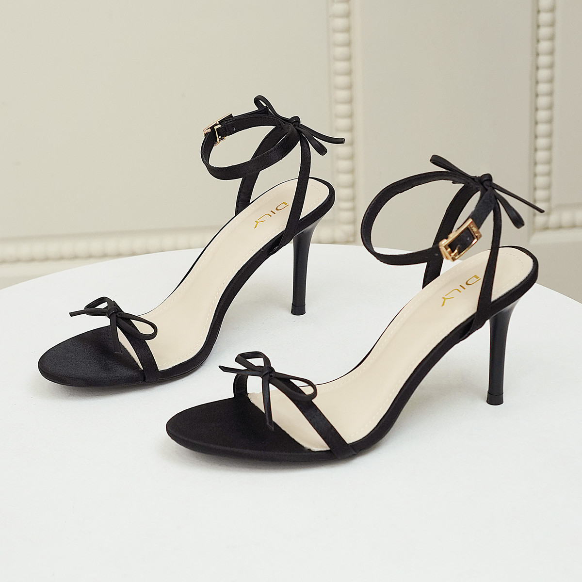 รองเท้าส้นสูงแบบเปิดหน้า DL0606