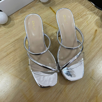 สีสัน: สีเงินค่ะ / Size : 36