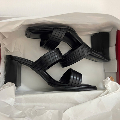 สีสัน: ดำ  / Size : 38