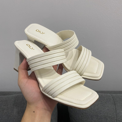 สีสัน: สีขาว / Size : 39