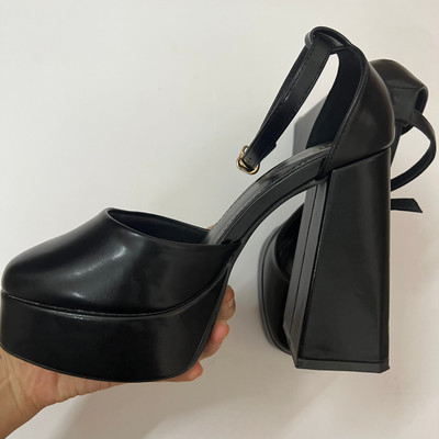 สีสัน: ดำ  / Size : 38