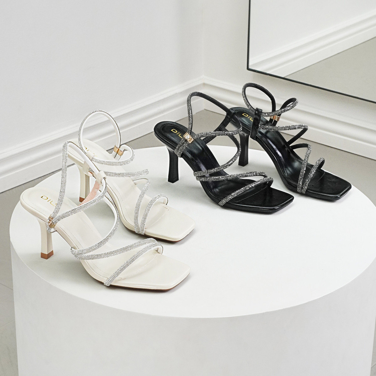 รองเท้าส้นสูงแบบเปิดหน้า DL0532