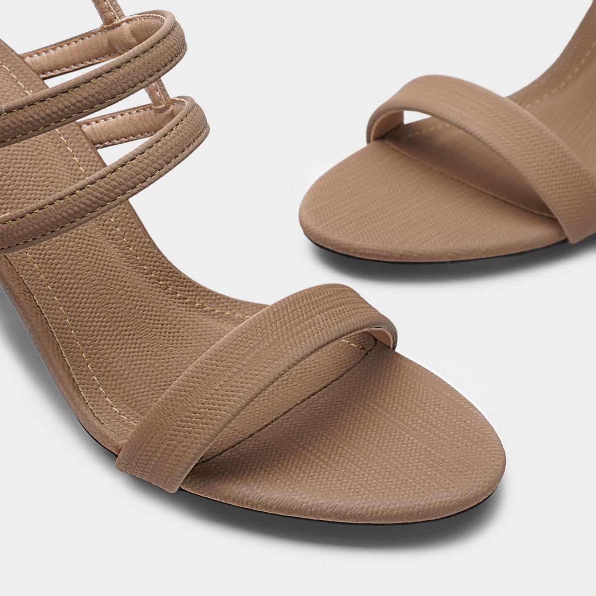 รองเท้าส้นสูงผู้หญิง DL0572