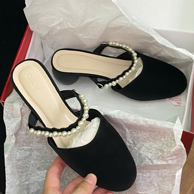 สีสัน: ดำ  / Size : 39