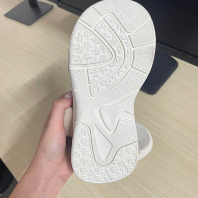 สีสัน: ครีม / Size : 37