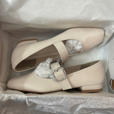 สีสัน: ครีม/ Size : 36