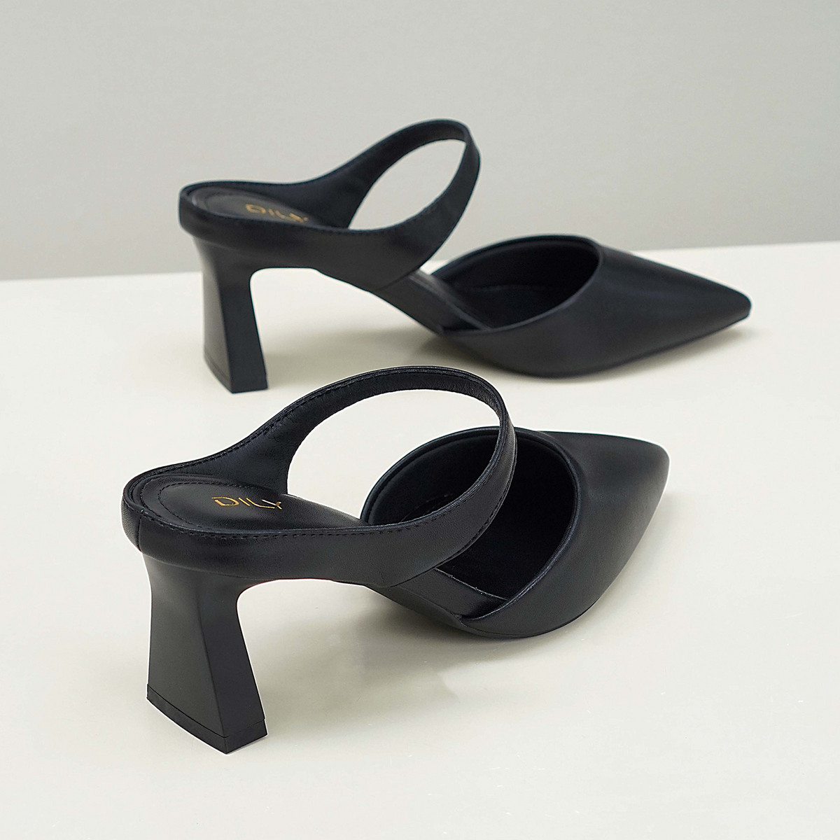 รองเท้ามิวล์ส้นสูง AA0454