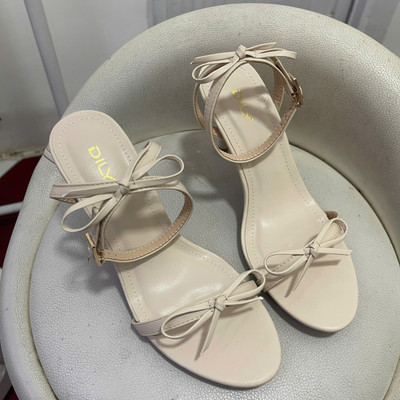 สีสัน: ครีม/ Size : 38