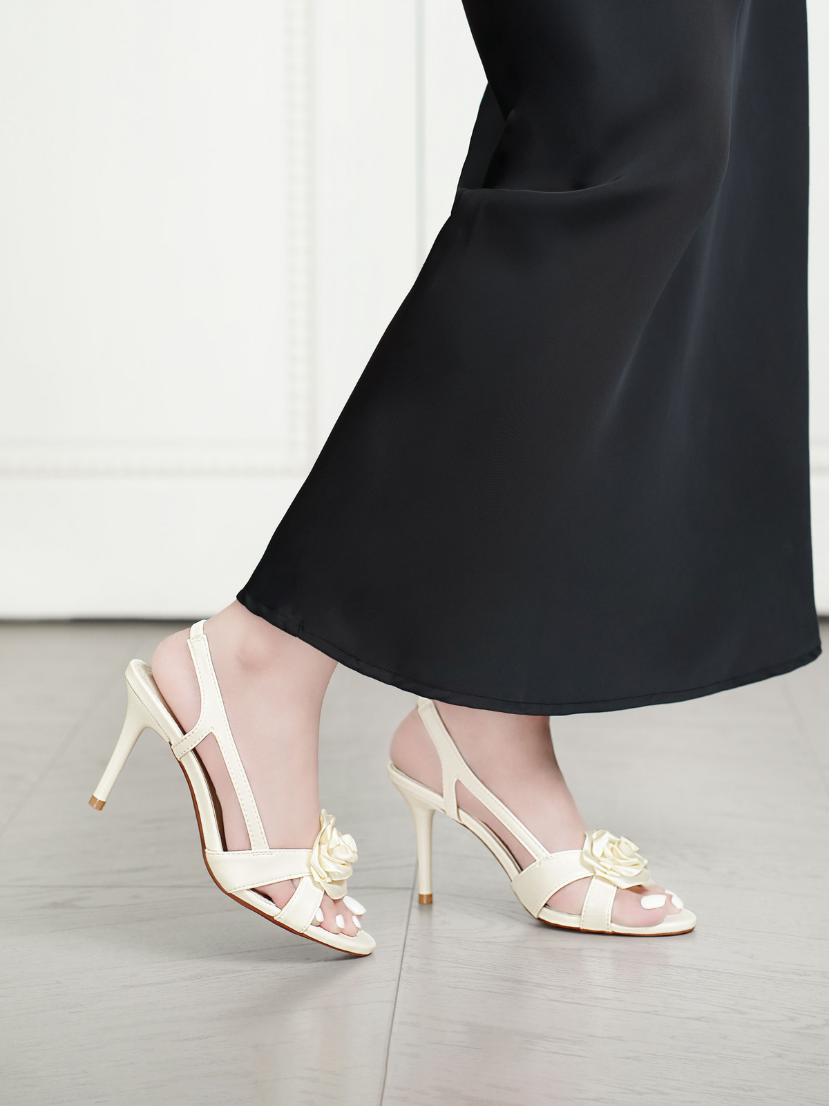 รองเท้าส้นสูงผู้หญิง DL0583