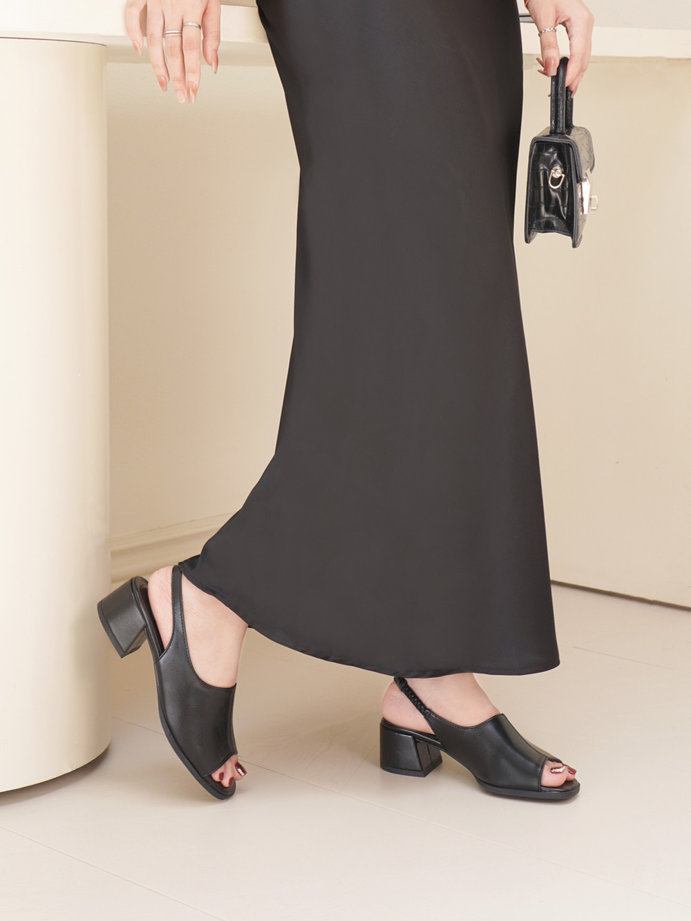 รองเท้าส้นสูงใส่สบาย AA0455