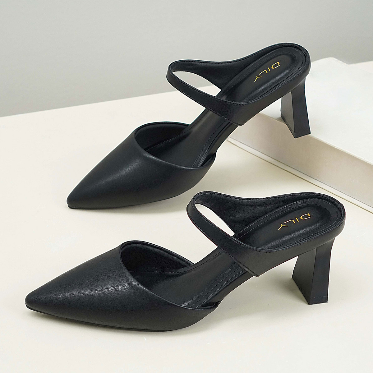 รองเท้ามิวล์ส้นสูง AA0454