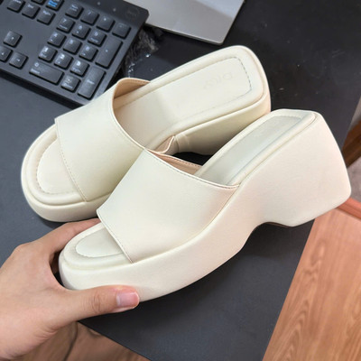 สีสัน: สีขาว / Size : 37