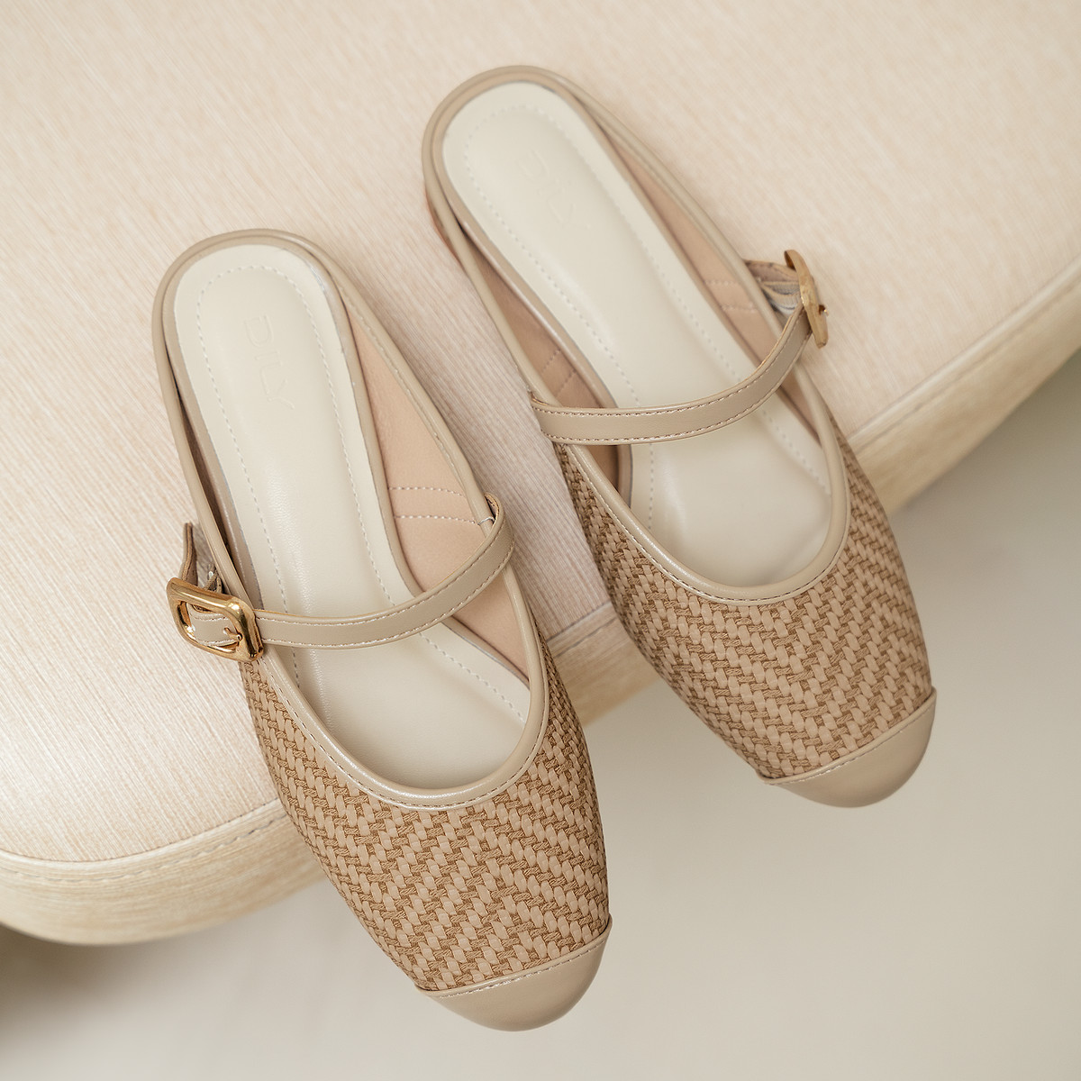 รองเท้ามิวล์ DL0641