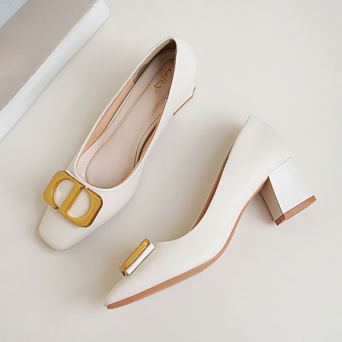 รองเท้าส้นสูงผู้หญิง AA0484