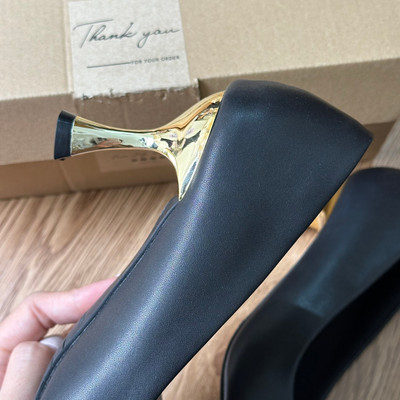 สีสัน: ดำ  / Size : 39