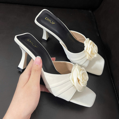 สีสัน: สีขาว / Size : 35