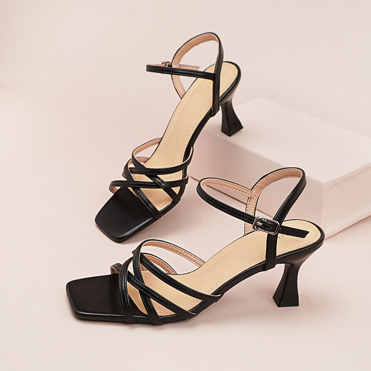 รองเท้าแตะส้นสูง รุ่น DL0522