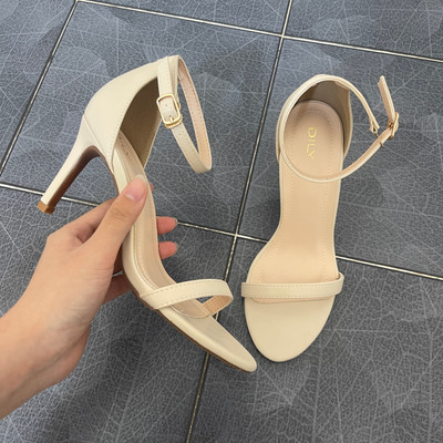 สีสัน: ครีม / Size : 37